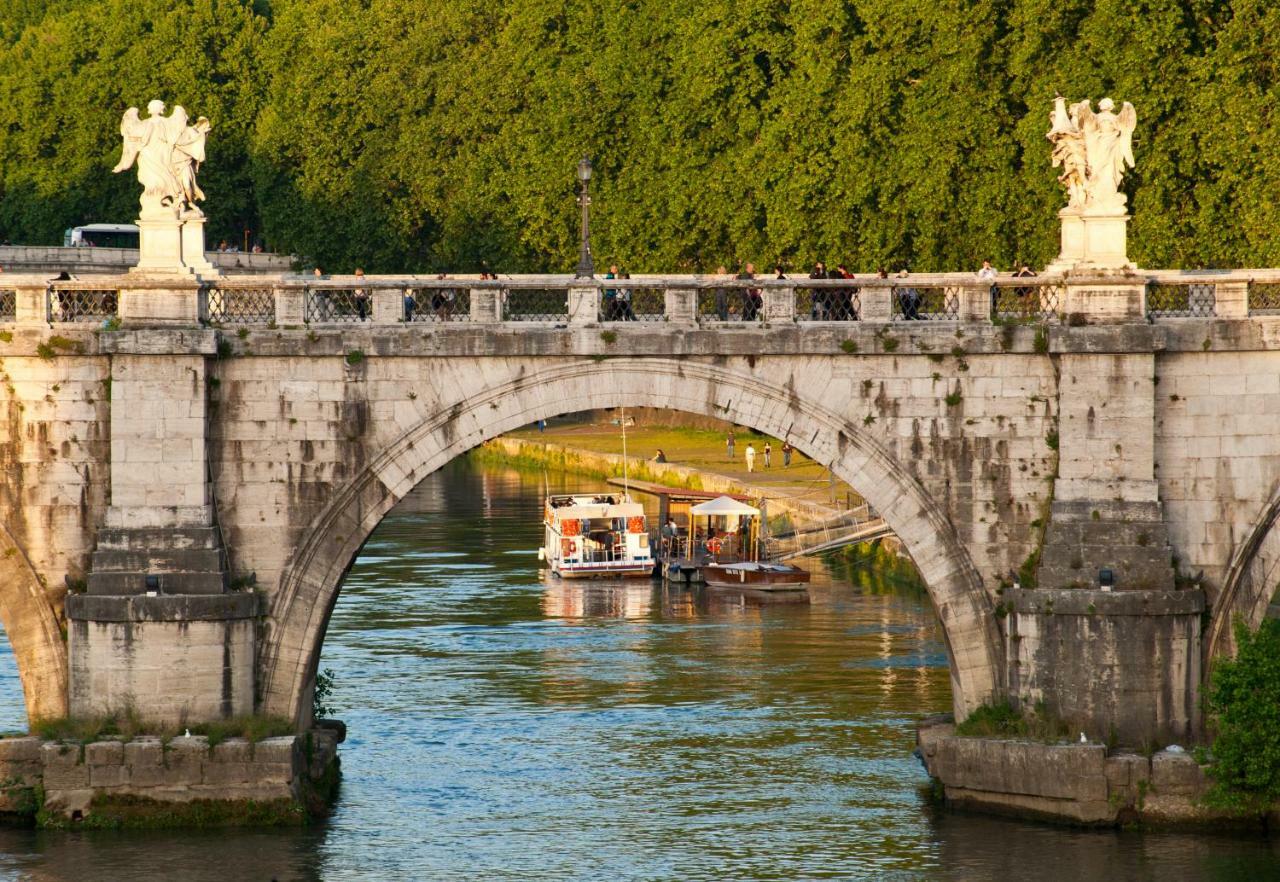 Services Porta Castello Bed and breakfast 2*